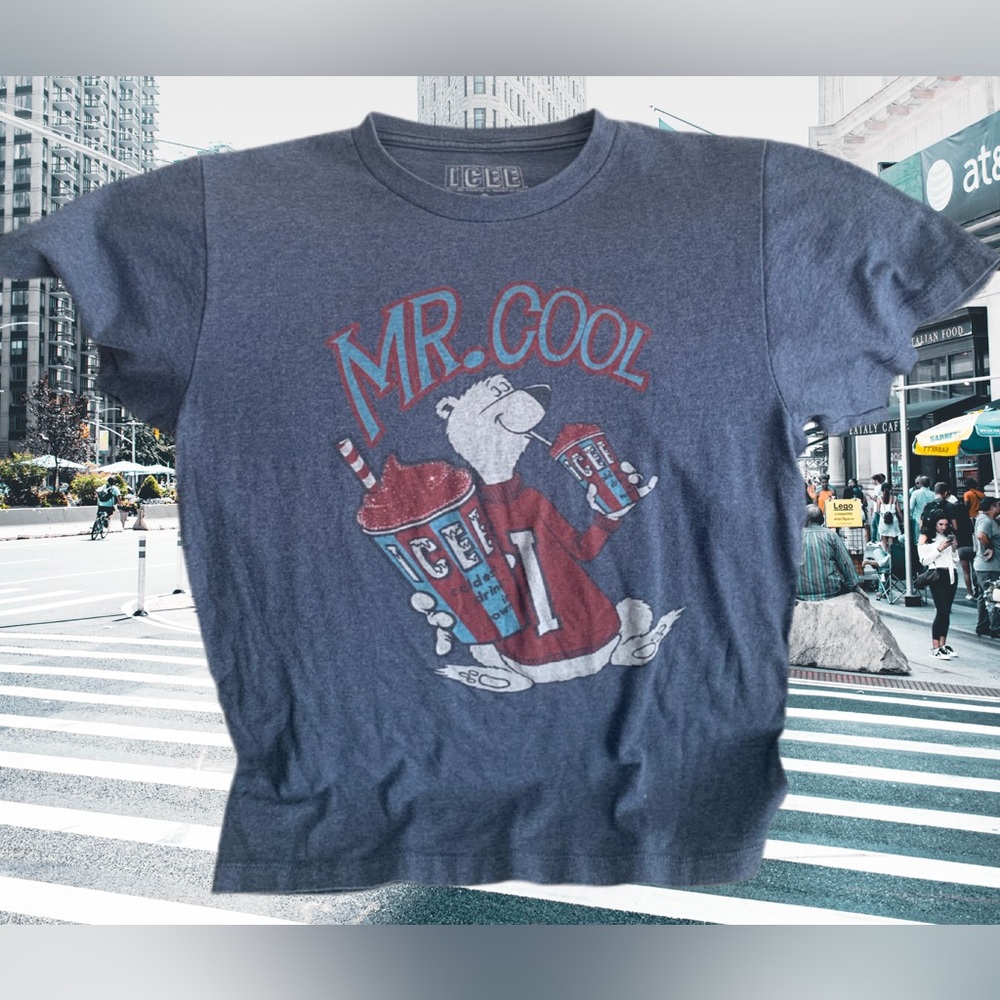 Pre Owned Vintage 2011 Icee Mr. Cool Polar Bear Shirt Sz Sm Americana History